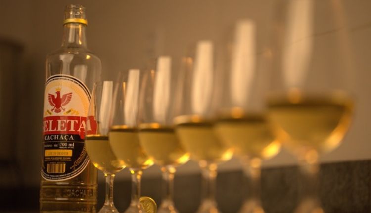 Cachaça mineira conquista prêmio em competição de bebidas no Reino Unido
